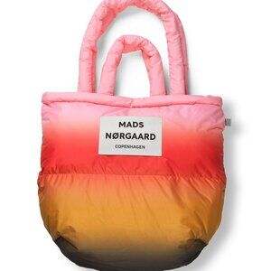 Mads Norgaard - Recycle Pillow AOP Bag - Gradient Pink - ombre puffer tote